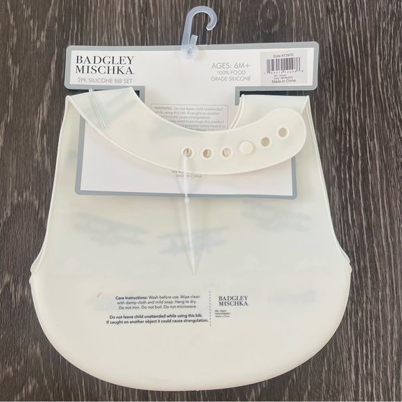 New! Badgley Mischka Vintage "Let the adventures Begin" Silicone Bib Set - Picture 5 of 7